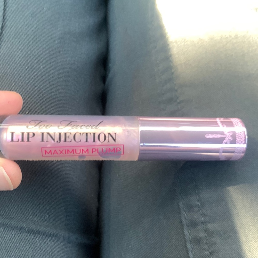 Too Faced Lip Injection Maximum Plump Lipgloss